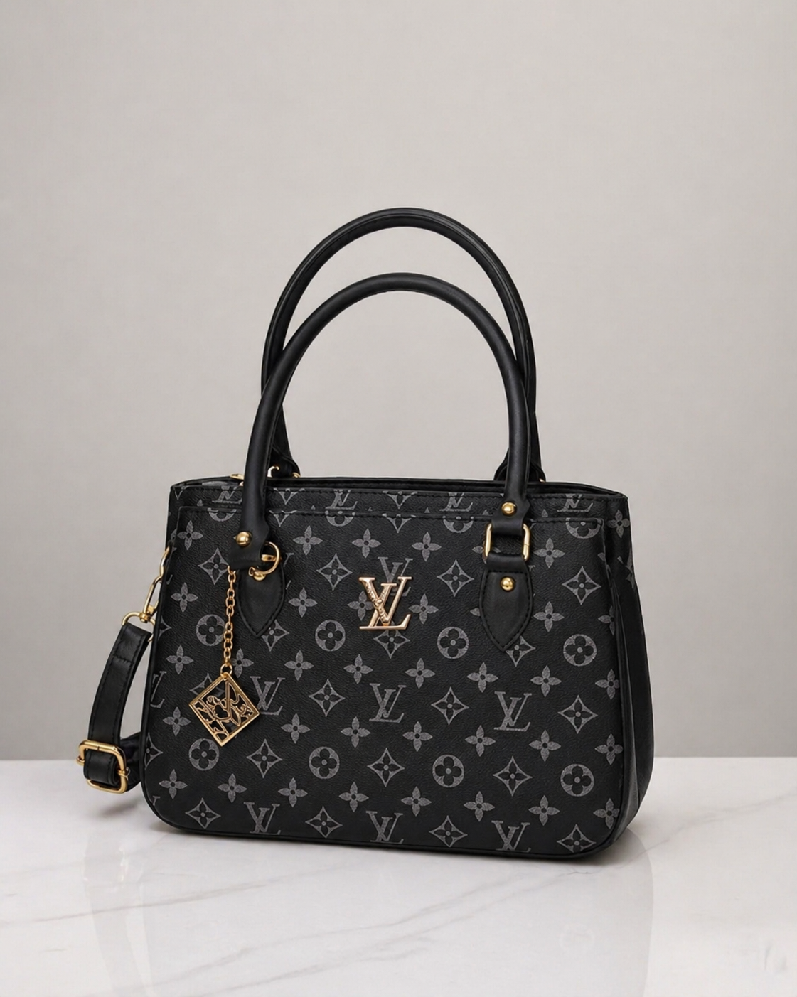 شنطه LV