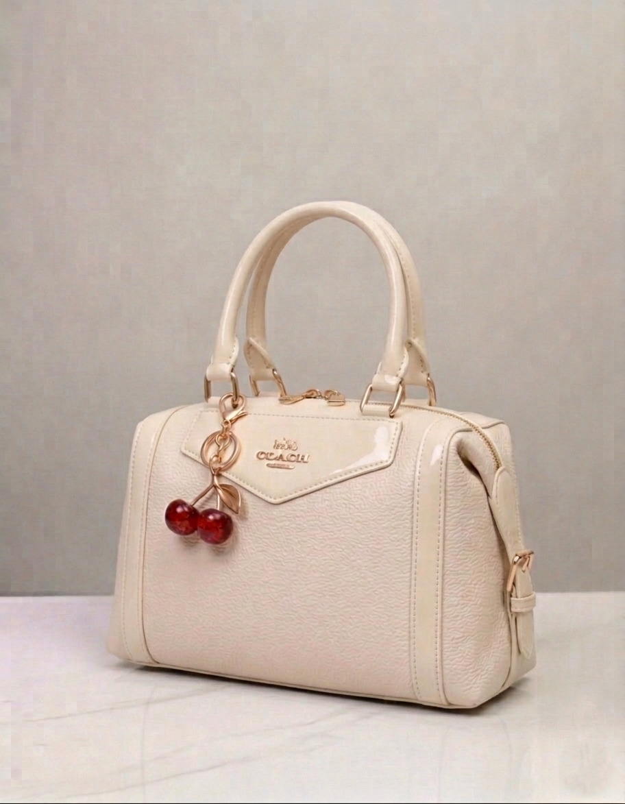 شنطه coach